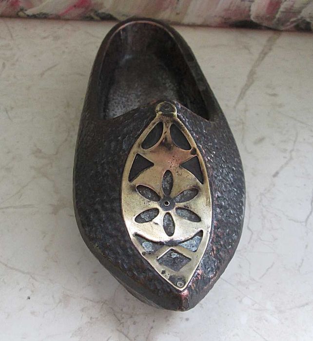 Пепельница  из ссср.Башмак Аладдина.Литье. Шпитар.