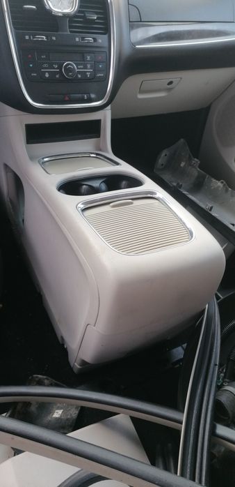 Schowek, tunel Lancia Voyager 13r