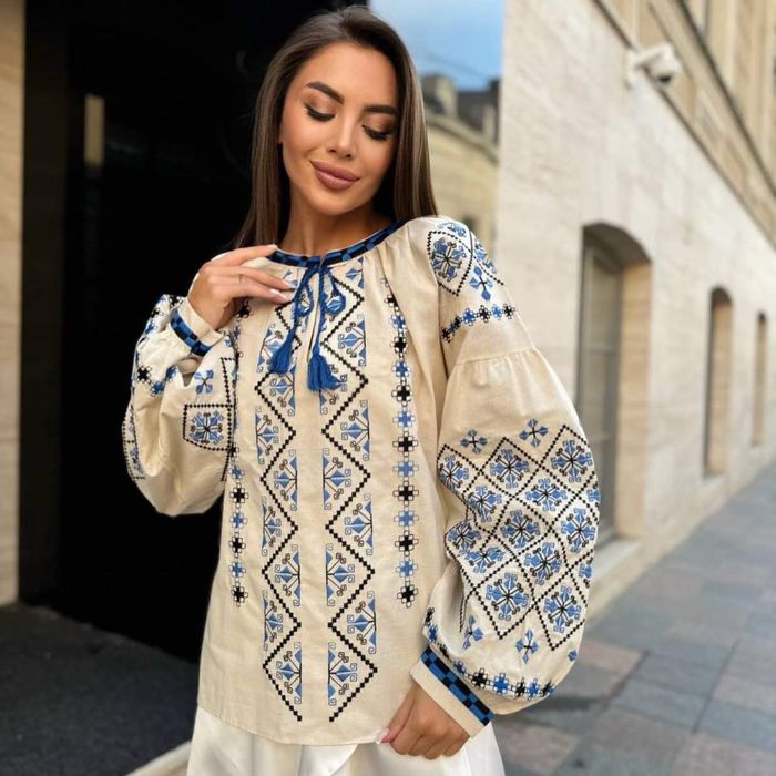 Жіночі вишиті сорочки блузи вишиванки національне вбрання