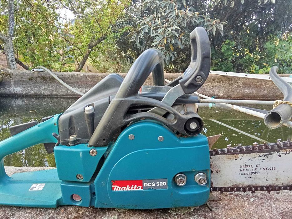 Motosserra Makita DCS 520 a gasolina de mistura