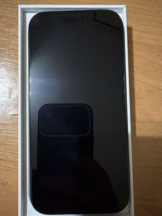 iPhone 16 Pro, Black Titanium