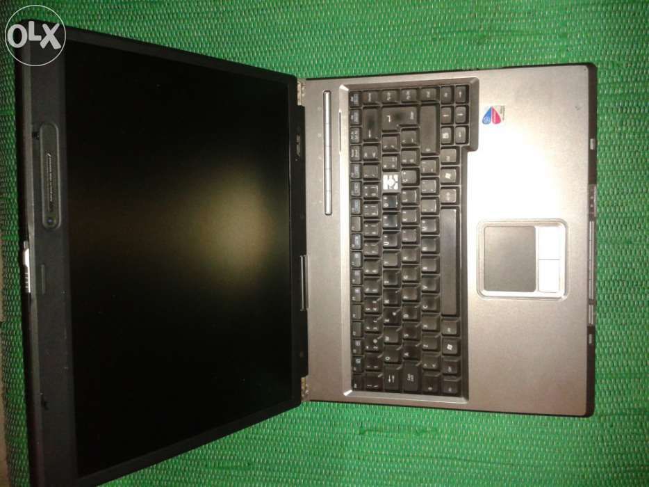 Damaged Asus A3000 laptop, already missing some parts.64354220328451121