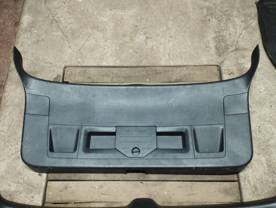 Обшивка Ляды Passat B6 B7