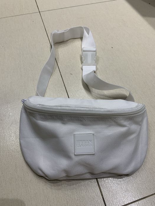 Biała saszetka nerka Urban Classics