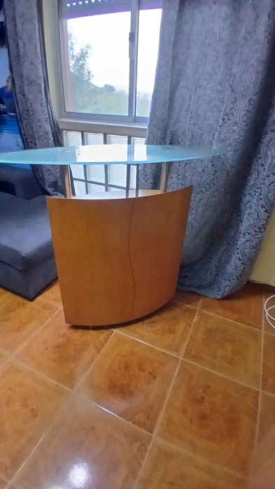 Móvel de apoio para sala de estar