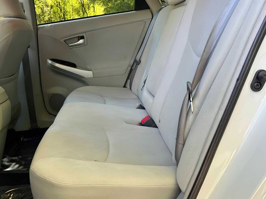 Toyota Prius Four      2015
