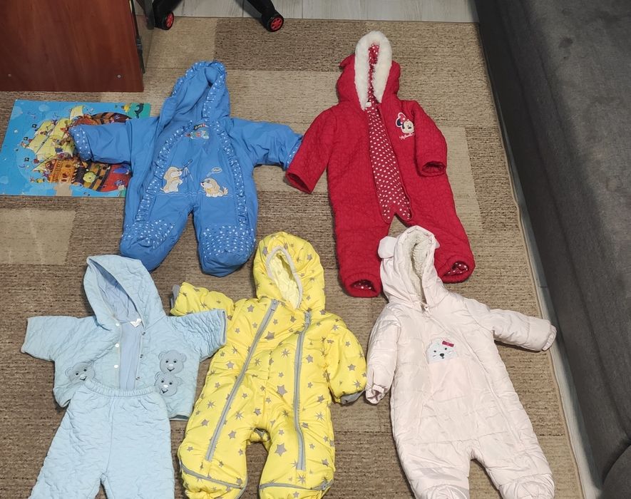 Продам дитячі комбінезони