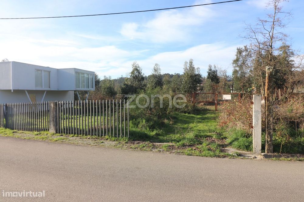 Terreno com viabilidade de construção de 12.642 m2 em Seide, Famali...