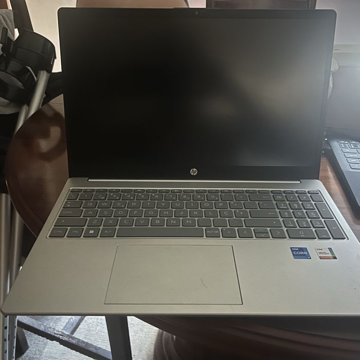 Portatil hp 15-fd0068np