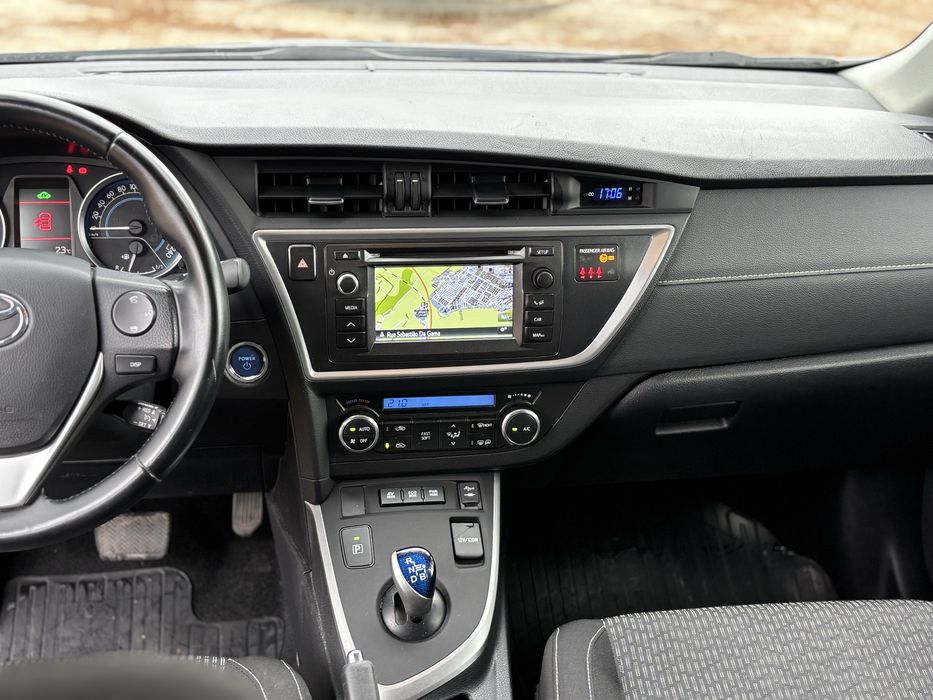 Toyota Auris Touring Sports 1.8 HSD Hibrido