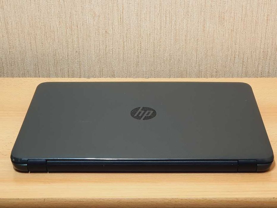 Ноутбук HP Екран 15.6" чотирьох ядерний Intel Core i3-5005U RAM 4Gb HDD 500Gb Батарея 6 годин. В гарному стані.