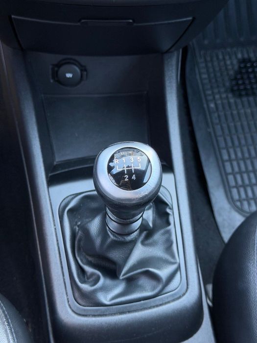 Автомобіль Kia CEED