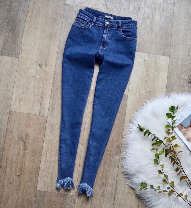 Джинсы с необработанным краем