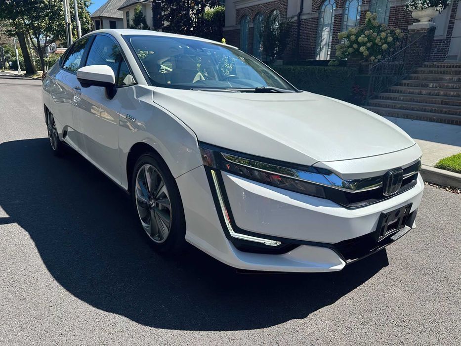 Honda Clarity Plug-In Hybrid      2018