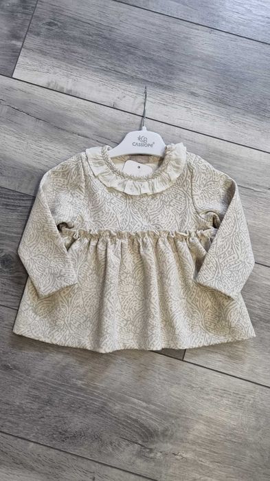 Святкова кремова сукня на дівчинку