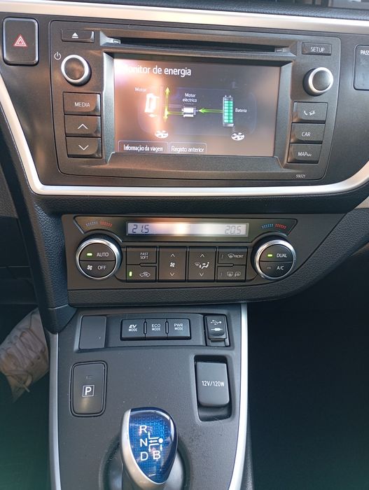 Toyota Auris Híbrido Exclusivo HSD 136cv