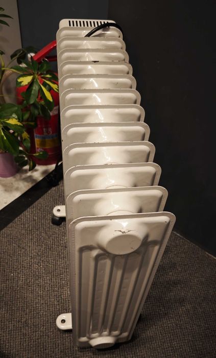 Grzejnik olejowy 11 żeberek 2500W