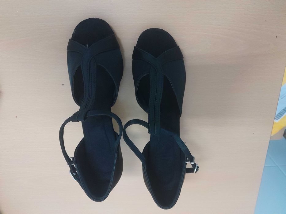 Sandalias dança novas