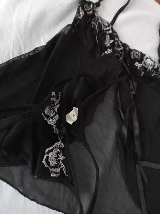 Sprzedam czarną sexi piżamkę rozmiar M