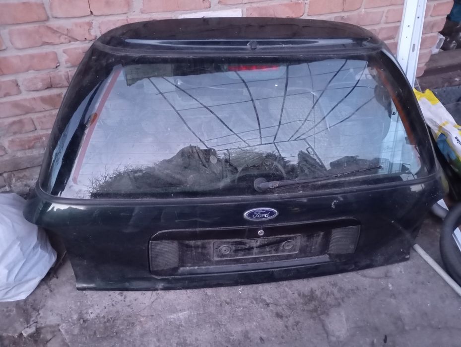Продам задню кришку до багажника ford skorpio 2.5 дизель 2002 рік