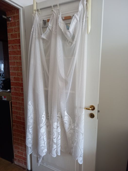 Firanka biala z tasma