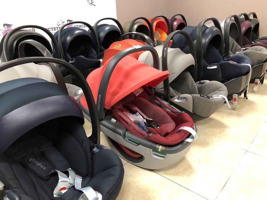 Автокрісла Шоурум Cybex Britax Romer Maxi Cosi Recaro автокрісло