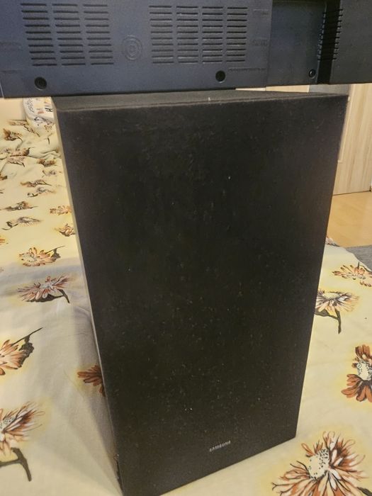 Soundbar samsung  Q64B uszkodzony