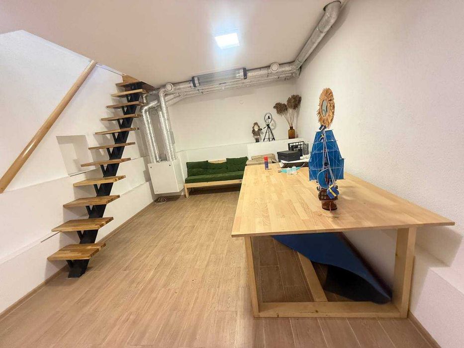 Продаж комерційного приміщення 76 кв.м. в р-ні Поділля - Слов'янка.