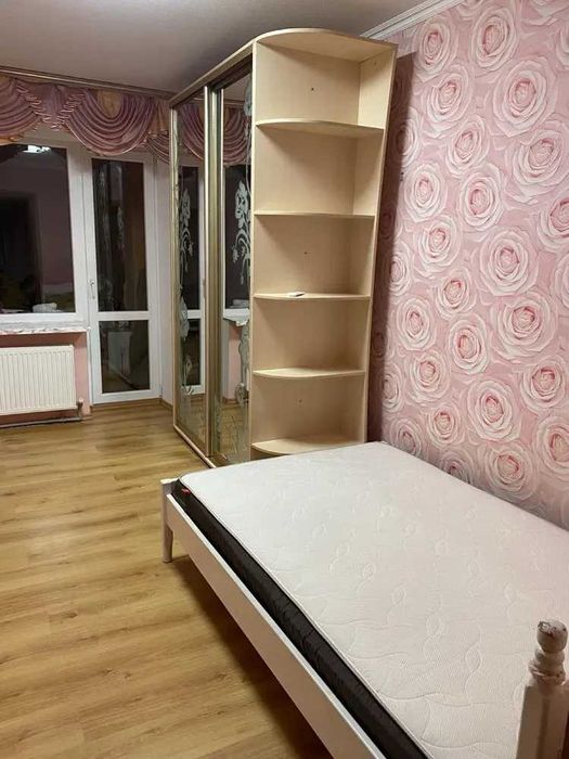 Продаж 3к квартири на Юності