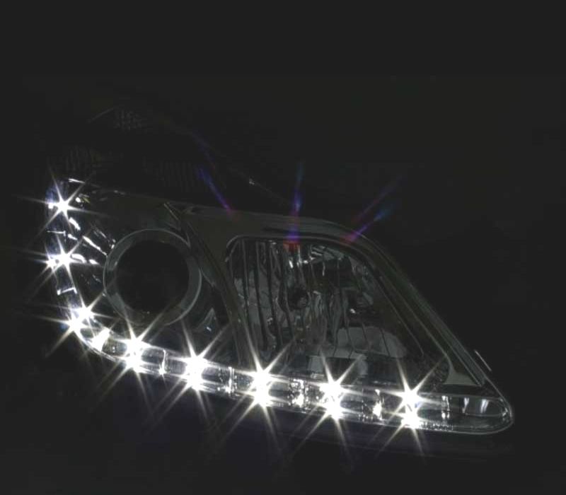 FARÓIS FRONTAIS PARA OPEL CORSA D LUZ DIURNA LED 06-10. FUNDO CROMADO