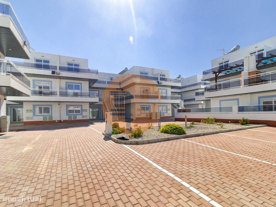 T0+1 com parqueamento e Acesso Direto à Praia - Manta Rota