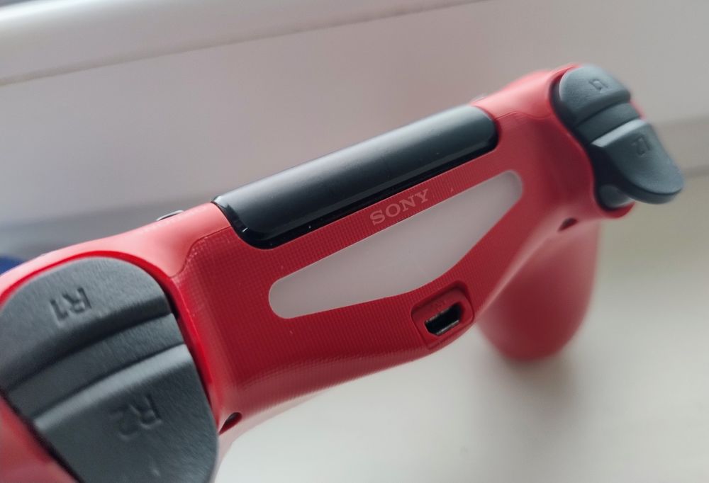 Dualshock 4 version 2 для PS4 Magma Red (оригінал)