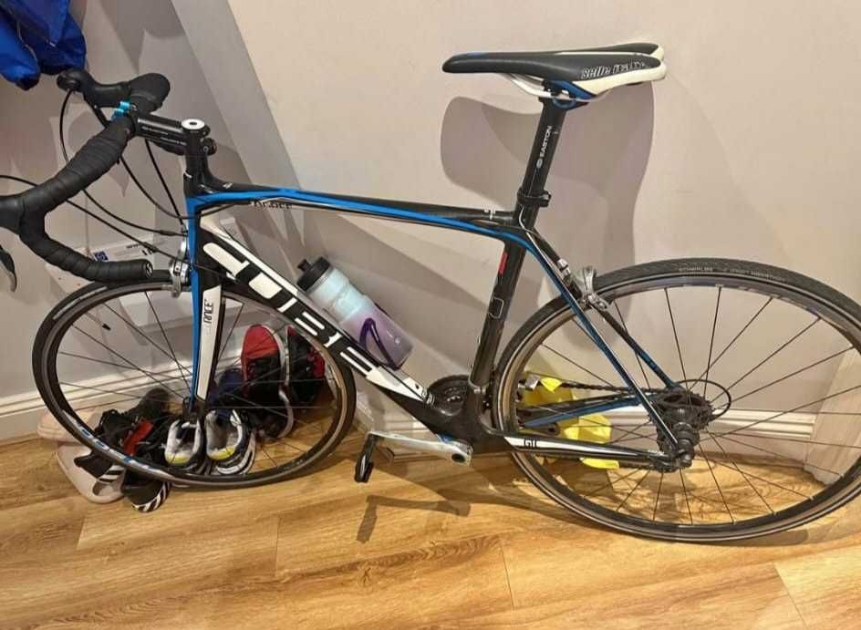 Cube Agree full carbono