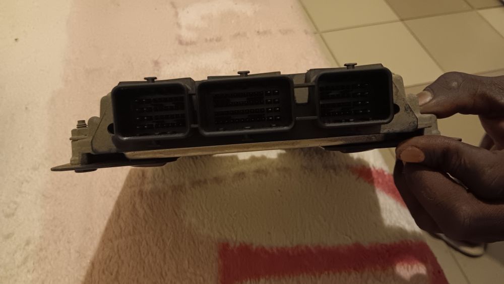 centralina de motor Bosch EDC16C34 para veículos Peugeot/Citroën.