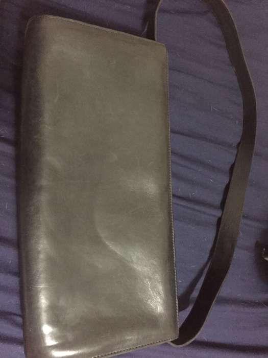 Carteira em pele