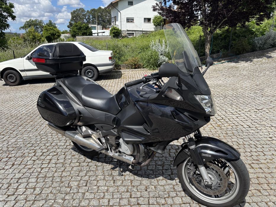 Honda Deuville NT 700 de 2010  Impecavel (2900€ ate ao final do mês)