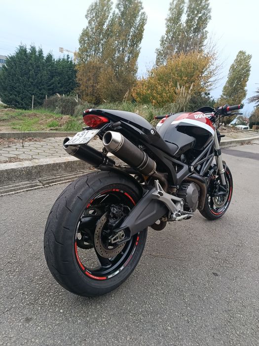 Ducati Monster 696
