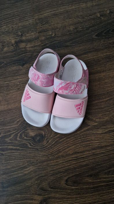 Босоніжки , сандалі adidas