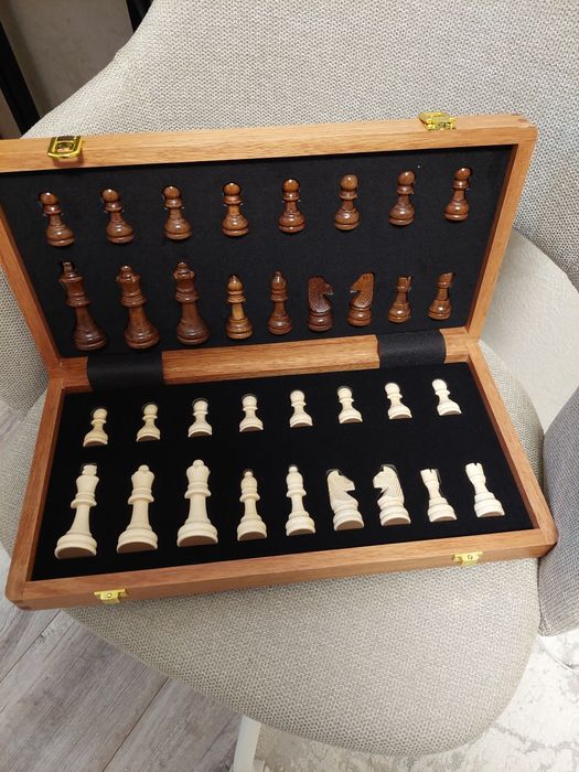 Шахмати дерев'яні, нові