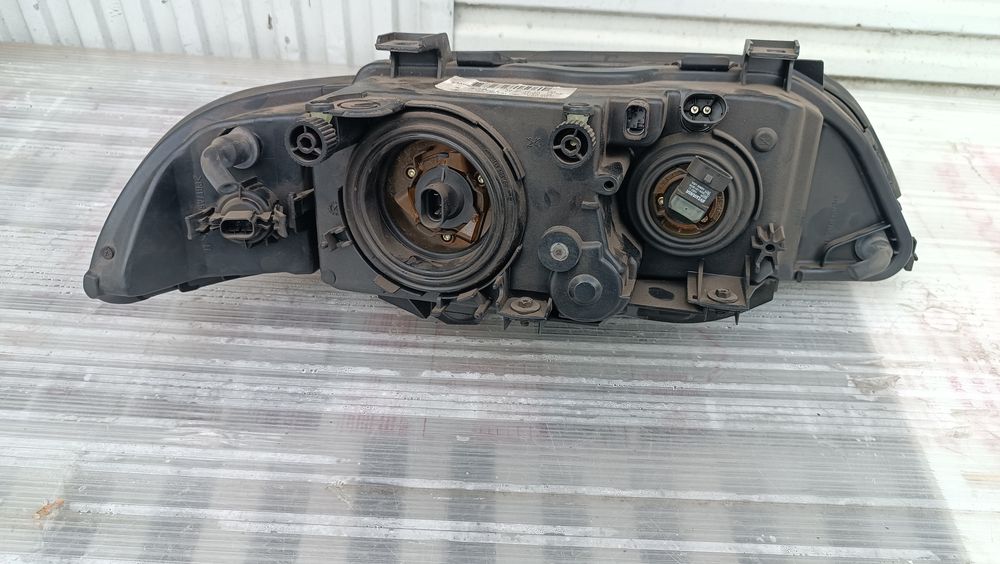 Vendo farol esquerdo de BMW 5 E39 ano 1997/2005