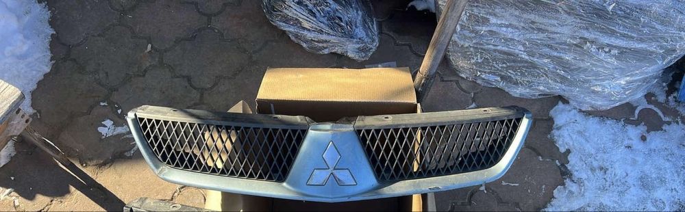 Lancer 9 решітка 2.0 1.6 радіатора рестаіл бампер 2006-2008