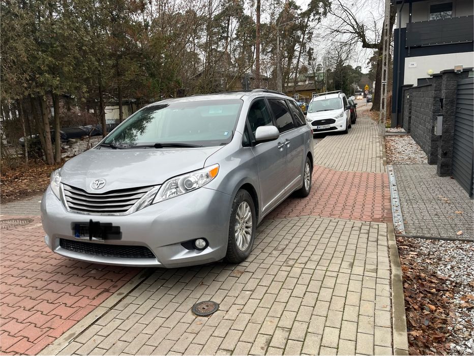 Wynajem Toyota Sienna