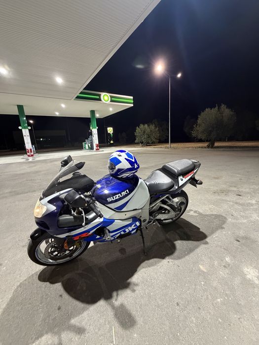 SUZUKI GSX-R 1000 K1 | 2001 | LENDÁRIA