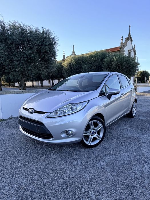 Ford fiesta 1.6 tdci motor PSA 110 cv exlente estado .