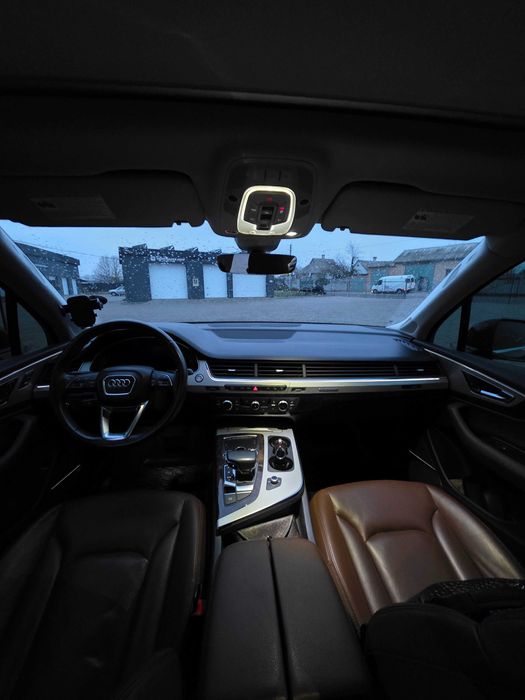 AUDI Q7 2018 року