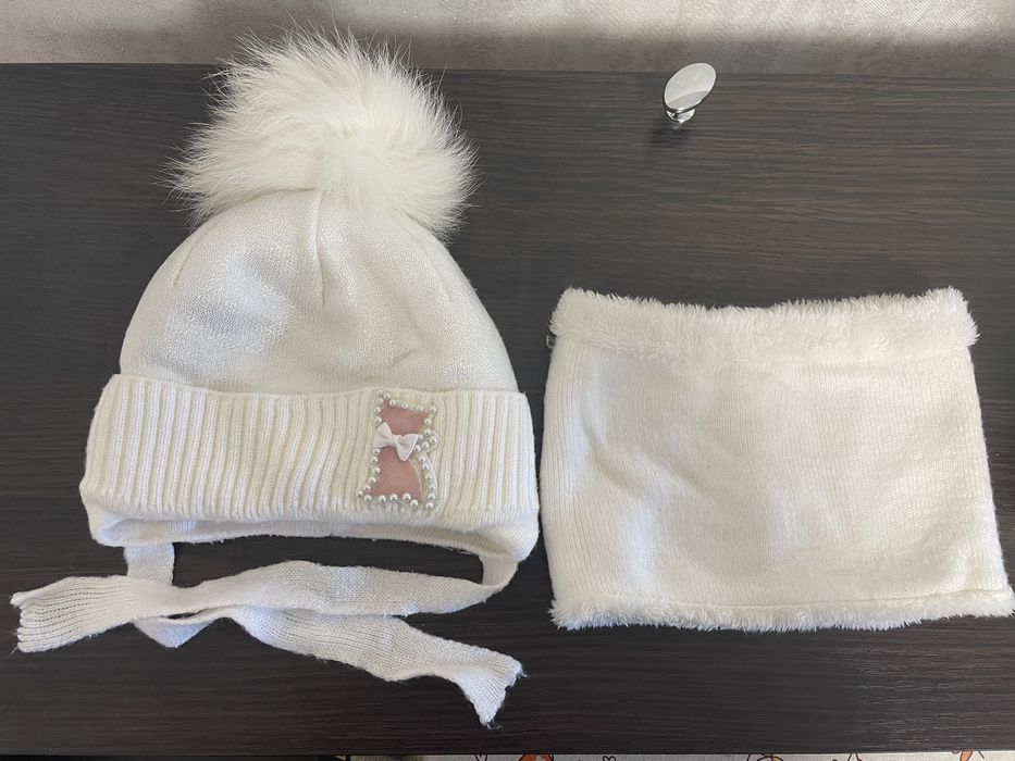 Зимова шапочка з хомутом