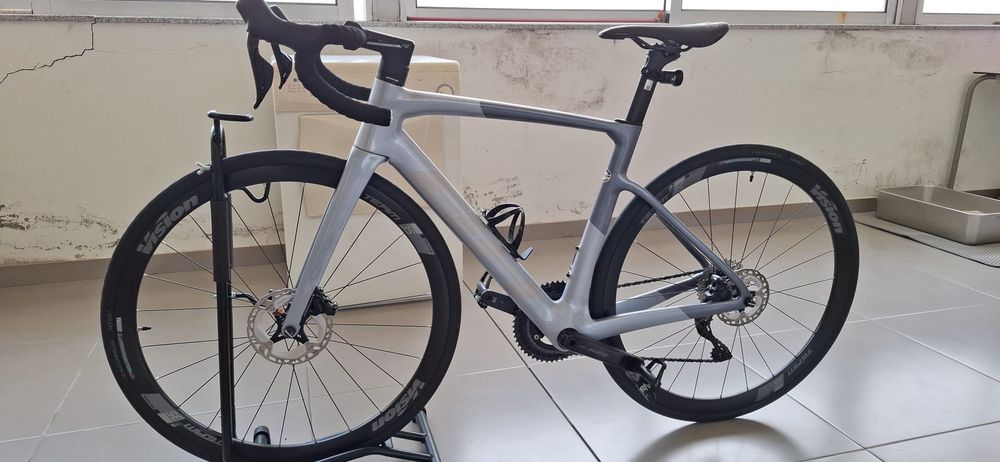 BH RS1 Carbono/ Shimano 105 Di 2 12v / Vision Team 35