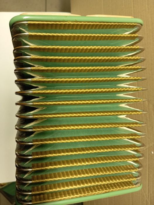 Akordeon hohner Lucia, Pirola miech