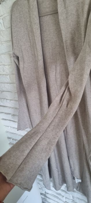 Dlugi kardigan beżowy