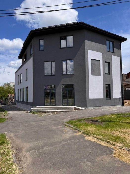 Комерційне приміщення в хорошій локації